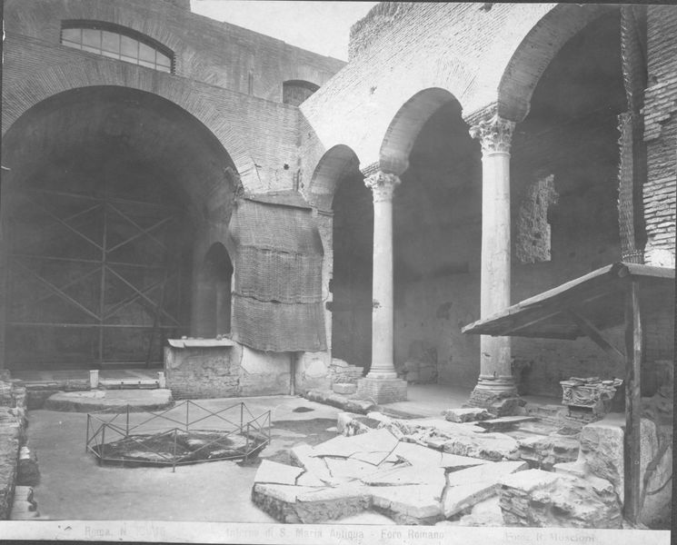 019306 - monumento - S. Maria Antiqua, navata centrale prima della copertura