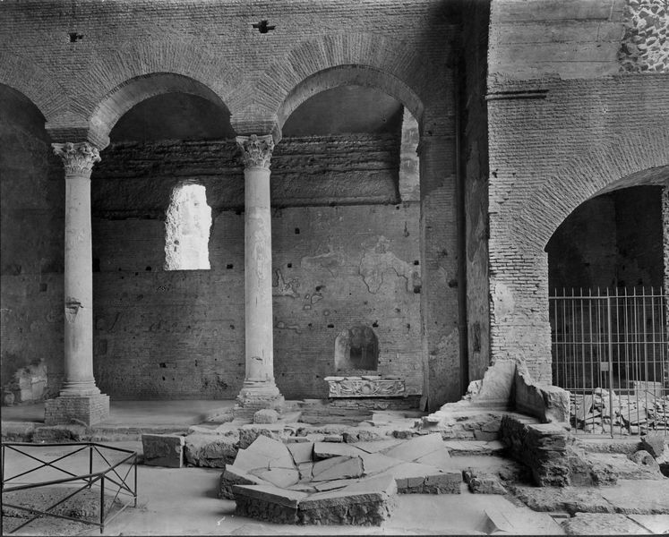 019310 - monumento - S. Maria Antiqua, navata centrale prima della copertura