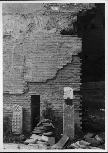 019316 - restauro - S. Maria Antiqua, scavi nell'atrio, particolare (restauro dell'arcone dell'atrio, 1954)