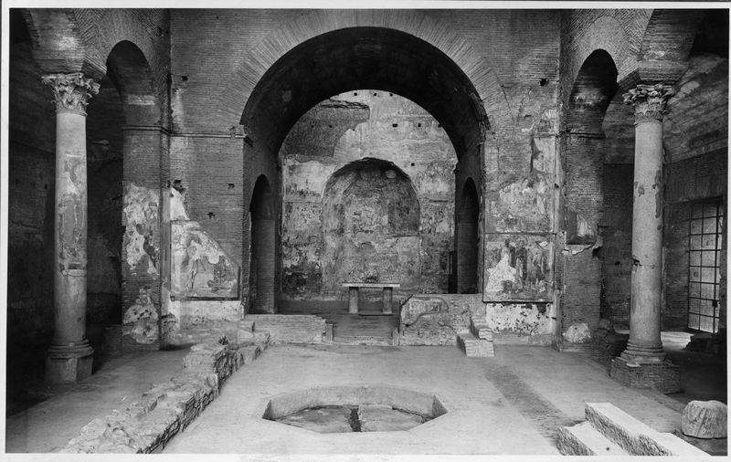 019324 - monumento - S. Maria Antiqua, interno, navata centrale, il presbiterio; neg. serie E, n. 51387 (film 1782)
