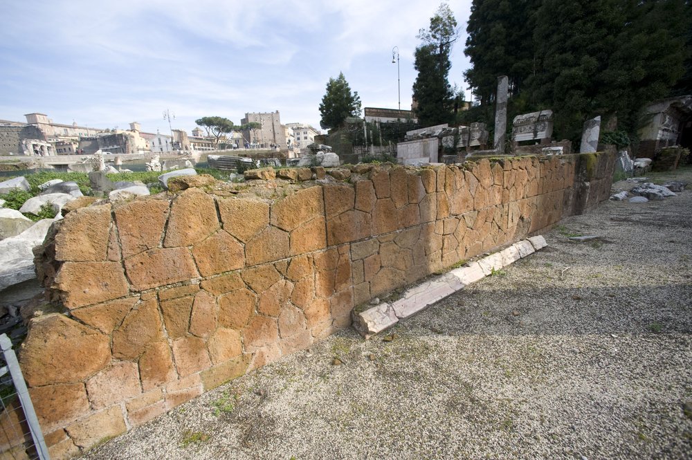 muro basilica.jpg