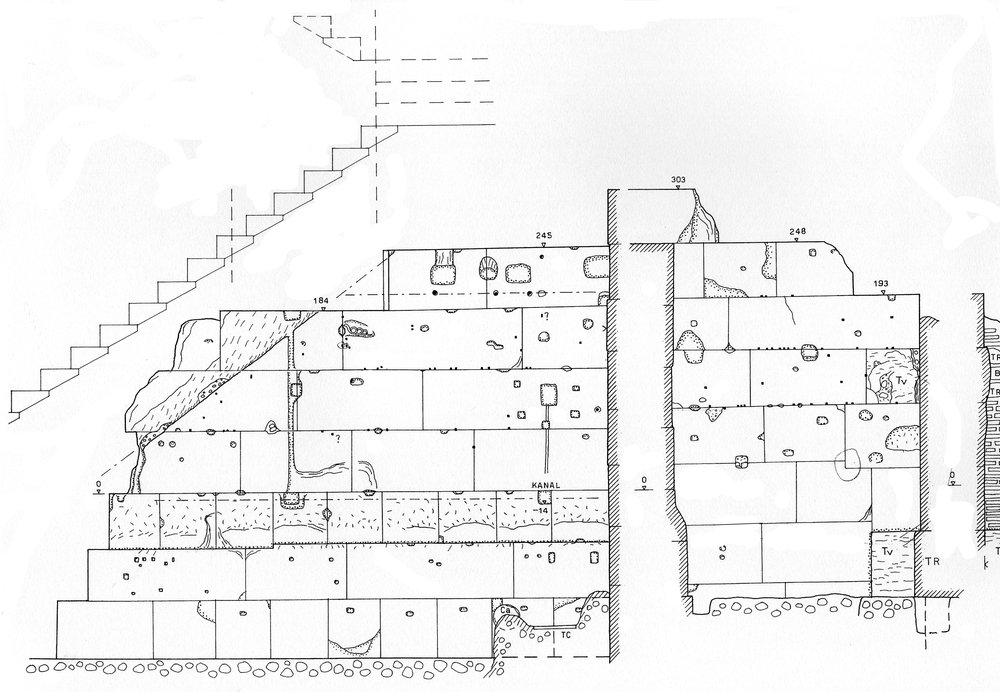 Abb. 115 Osttreppe West.tif