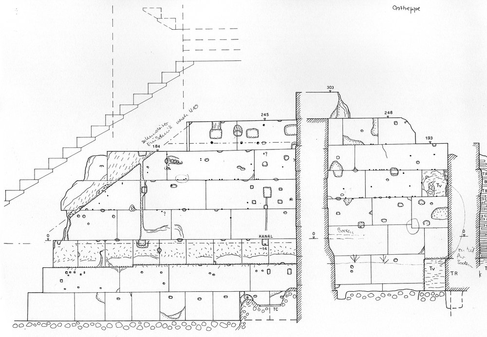 Abb. 22 Osttreppe West.tif