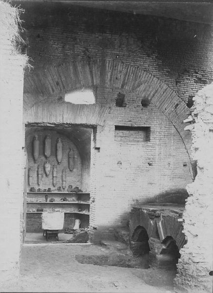 012369 - monumento - Casa delle Vestali, il c.d. furnus (Scavi Boni, 1900); neg. serie E, n. 15, film 1493