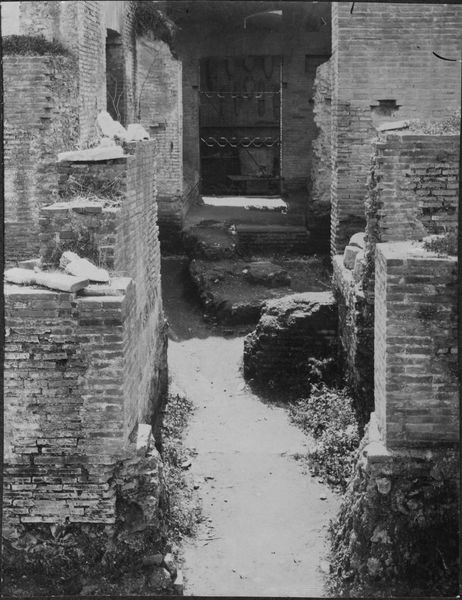 012370 - monumento - Casa delle Vestali, accesso al c.d. forno (foto Van Demon, 1903)