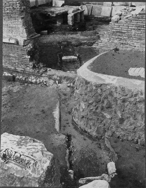 012372 - monumento - Casa delle Vestali, atrio, particolare(foto Van Demon)