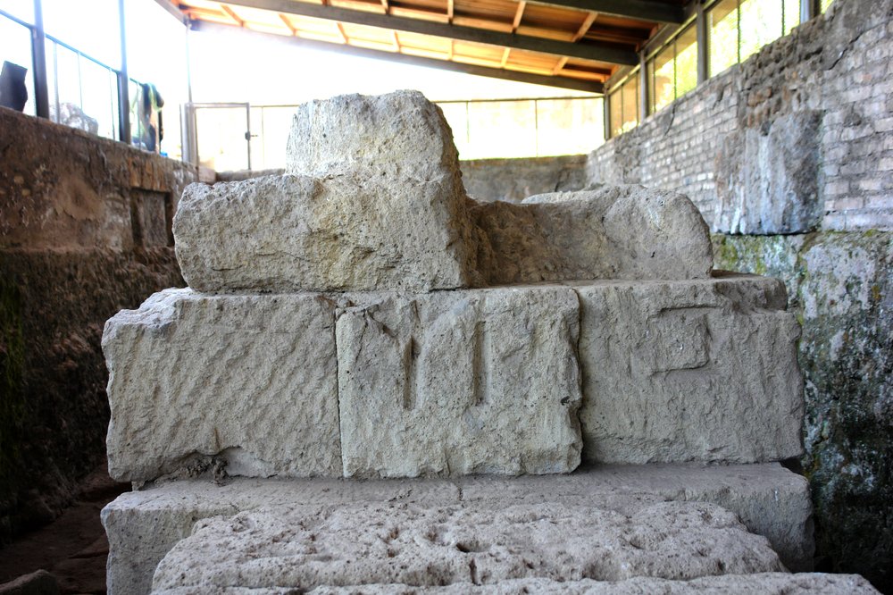 Foto 5 Detail 03, mittleres Fundament von Nord.jpg