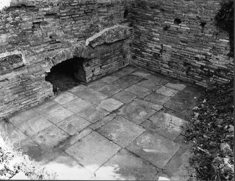 012380 - monumento - Casa delle Vestali, ambiente a sud/est della Domus Publica (ottobre 1968); neg. serie 9x12, n. 825