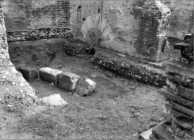 012391 - monumento - Casa delle Vestali, ambienti 1/84, neg. serie film, n. 1298
