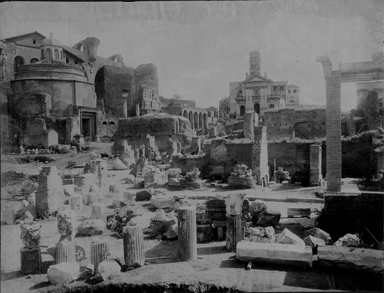 012426 - monumento - Casa delle Vestali, Area di Vesta (1899?); neg. serie film, n. 1252