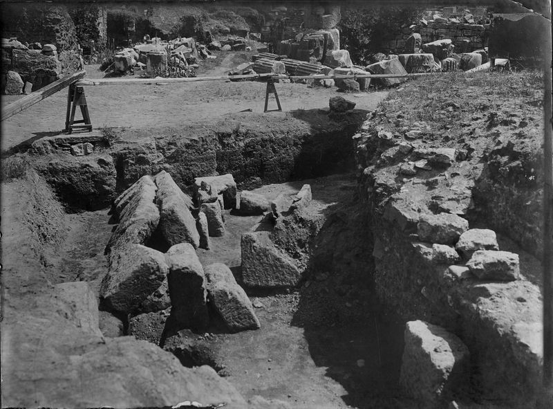012435 - scavo archeologico - Casa delle Vestali, Area di Vesta, saggi del lato nord/ovest; neg. serie E, n. 1318