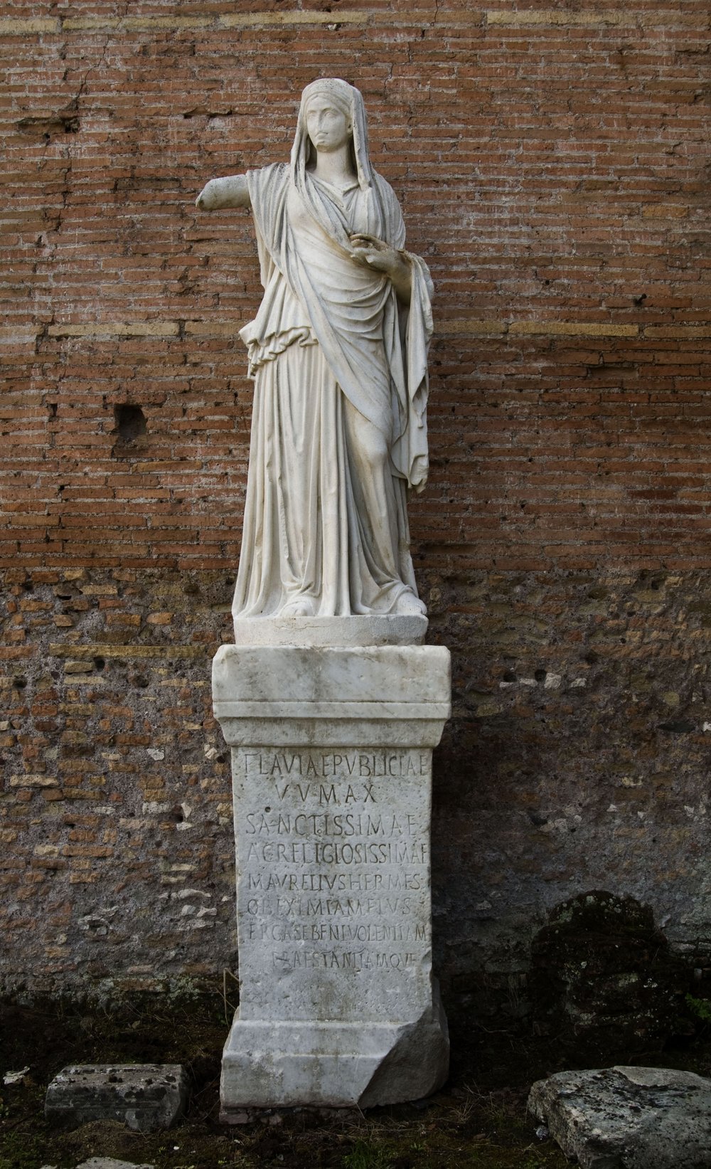 vestale.jpg