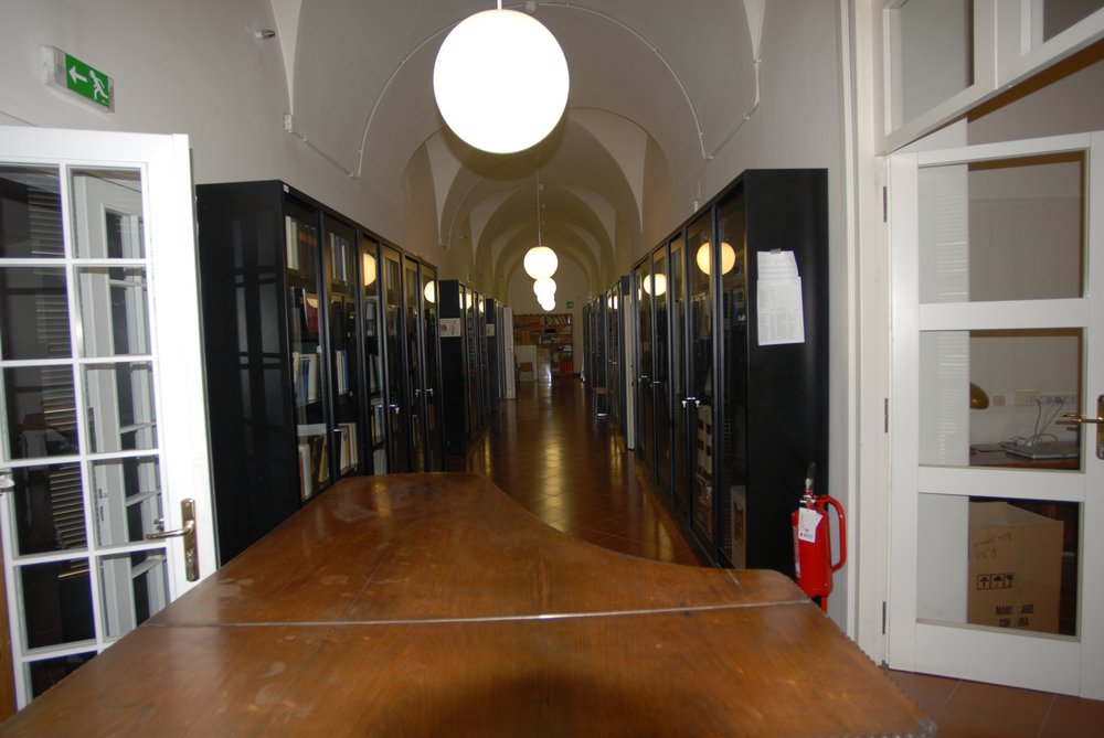 bibl.3.JPG