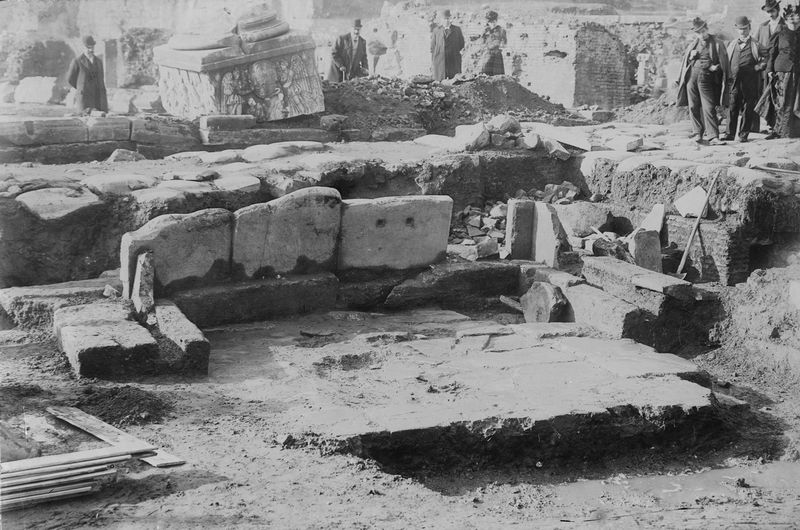 015566 - scavo archeologico - Niger Lapis, Inizio dello scavo, 1899; Neg. Serie C, Nr. 126 