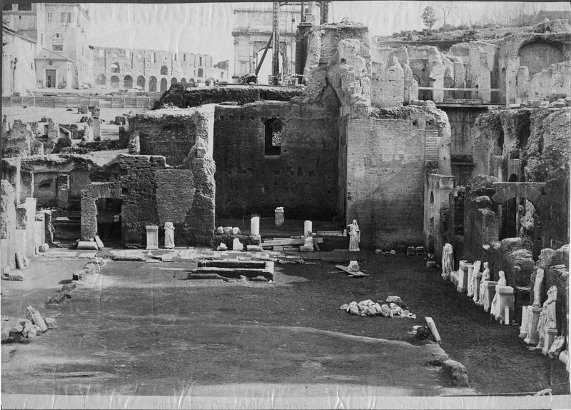 012472 - scavo archeologico - Casa delle Vestali, Atrio, scavi della fine del XIX secolo; neg. serie film, n. 1636
