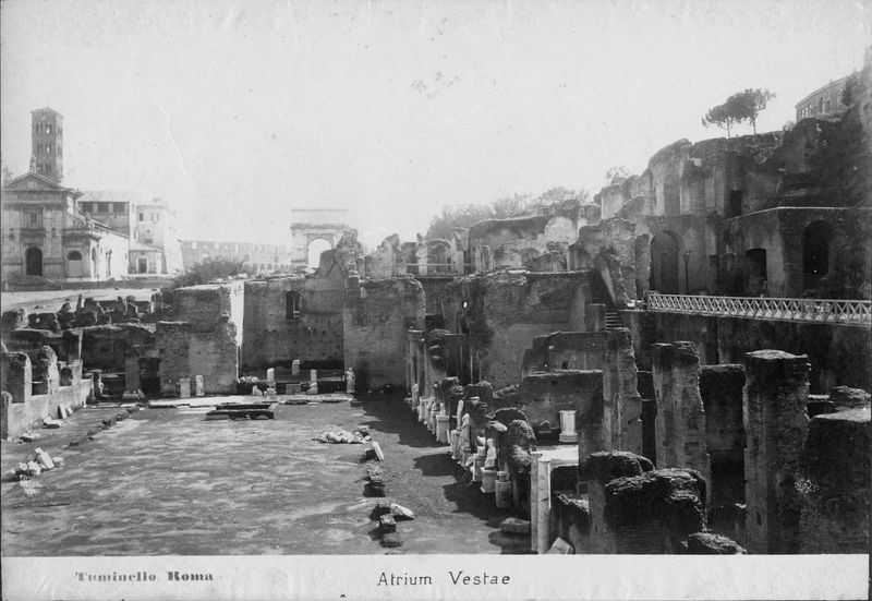 012477 - monumento - Casa delle Vestali, Atrio