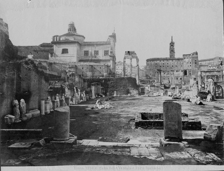 012482 - monumento - Casa delle Vestali, Atrio