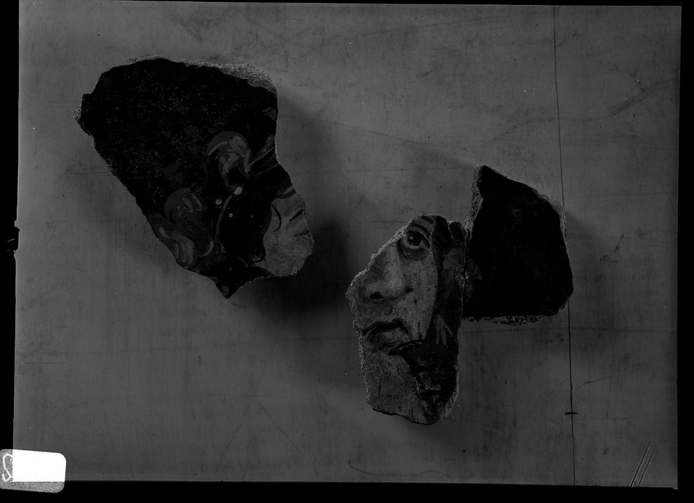 A 832 Tempio di Apollo - galleria frontale - frammento di pittura di megalografia .tif