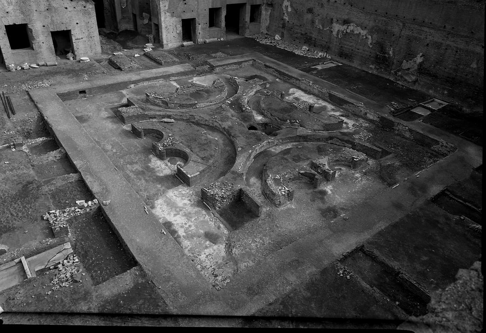 A 938  Domus Augustana- peristilio inferiore dopo i lavori di pulitura- autunno 1970.tif