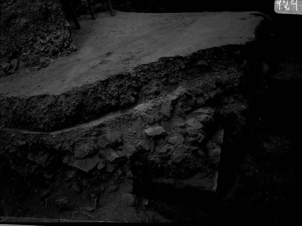 A 929  zona augustea - scavi 1970 particolare della rampa di accesso al tempio particolare.tif
