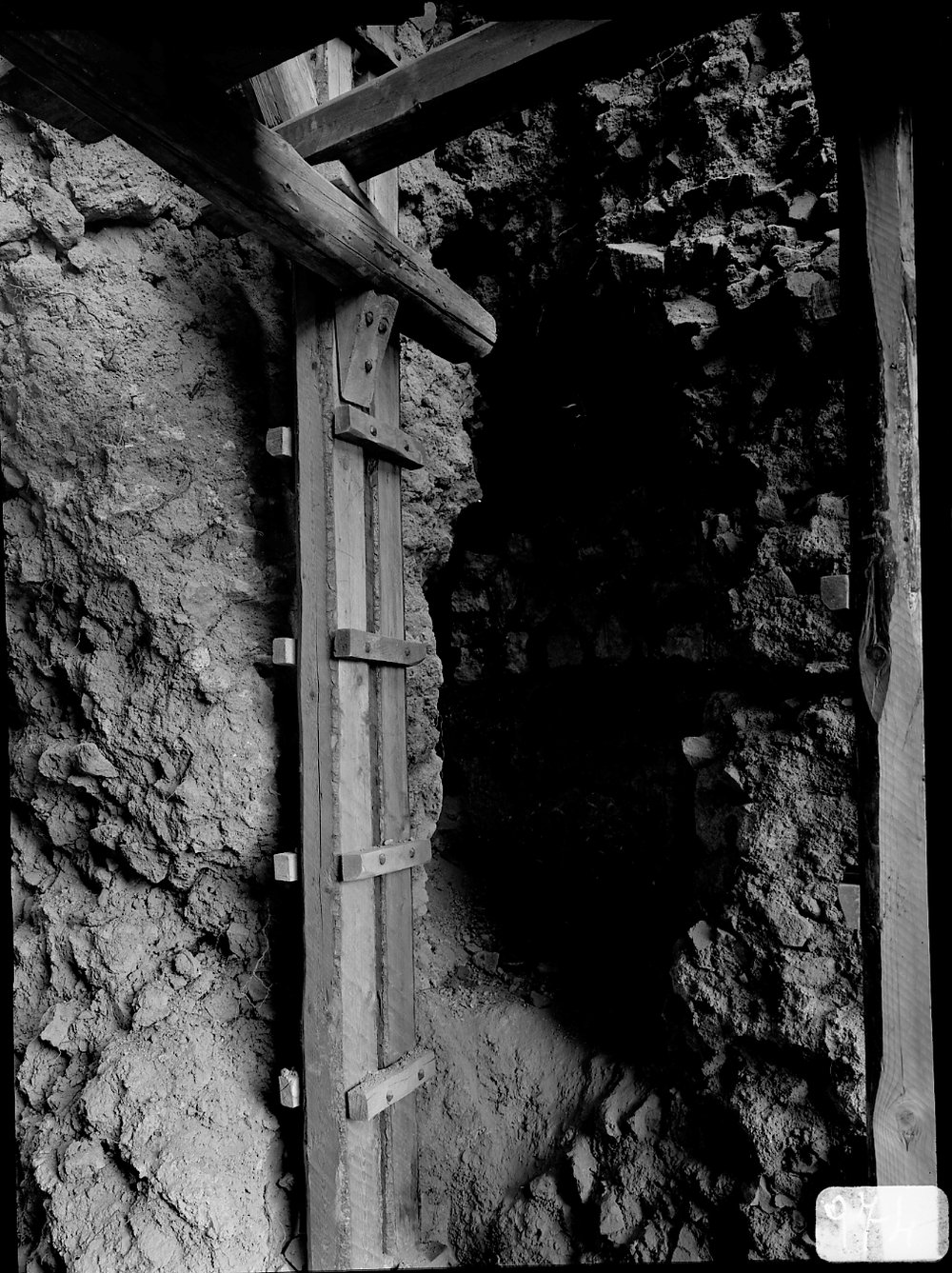 A 974 Zona Augustea - restauri della rampa dipinta - inverno 1970-71.tif