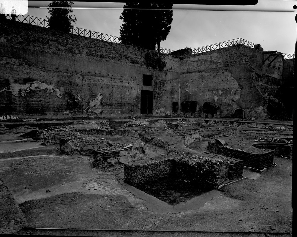 A 941  Domus Augustana- peristilio inferiore dopo i lavori di pulitura- autunno 1970.tif