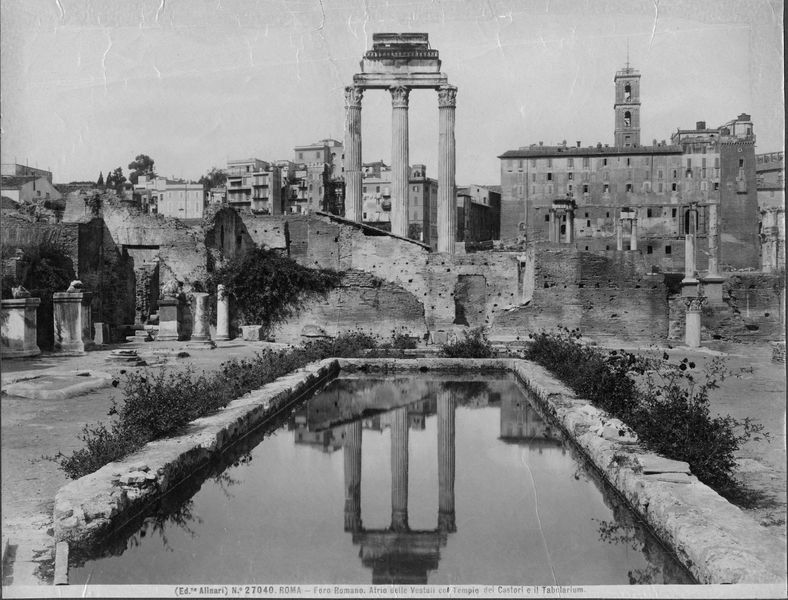 012496 - monumento - Casa delle Vestali, Atrio