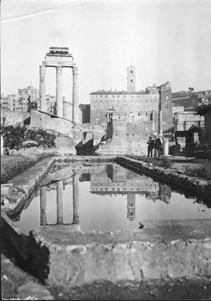 012497 - monumento - Casa delle Vestali, veduta dell'Atrio