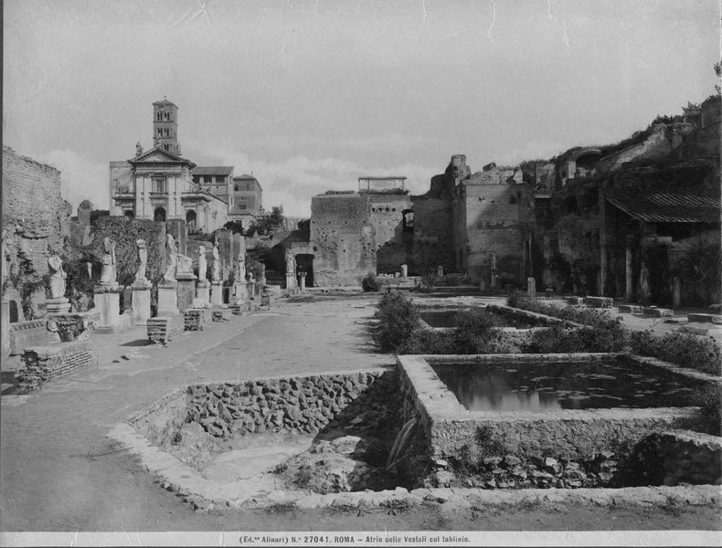 012498 - monumento - Casa delle Vestali, Atrio