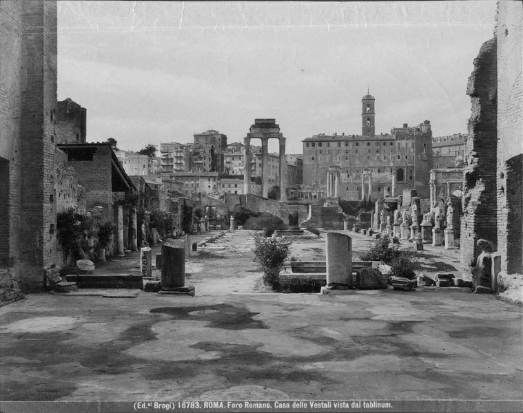 012500 - monumento - Casa delle Vestali, Atrio
