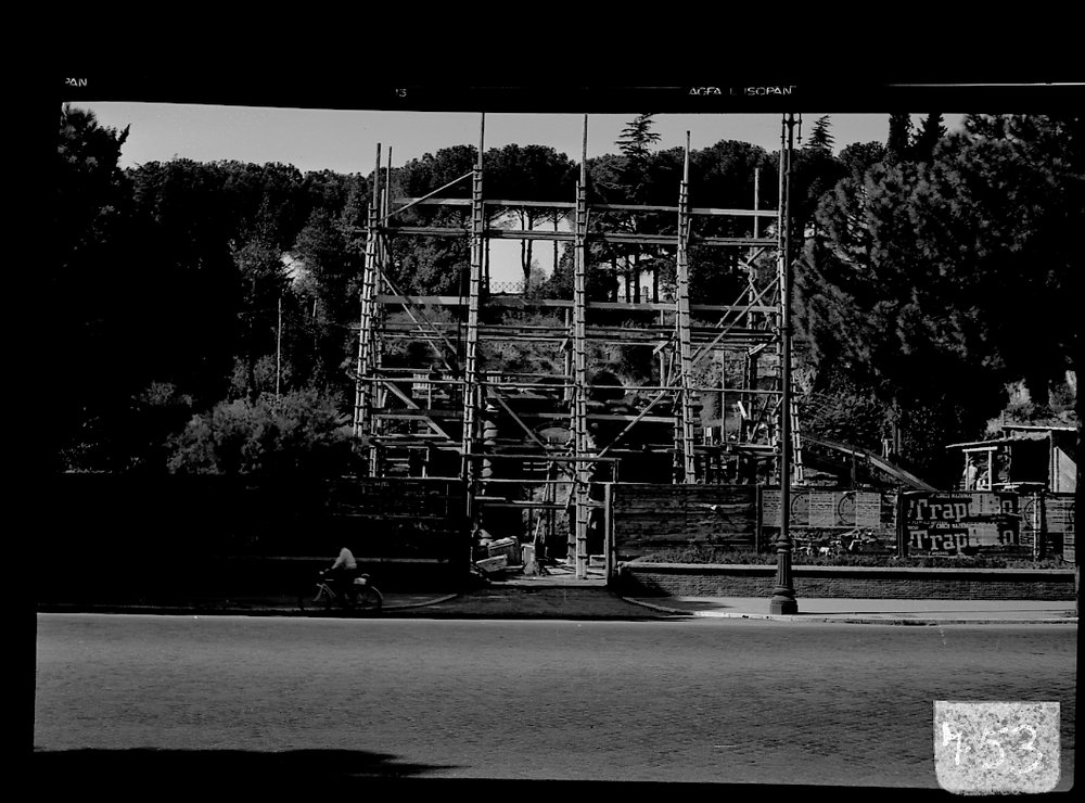 A 753 ( 6 x 9 ) lavori per la ricostruzione del portale del Vignola ( foto Davico ).tif