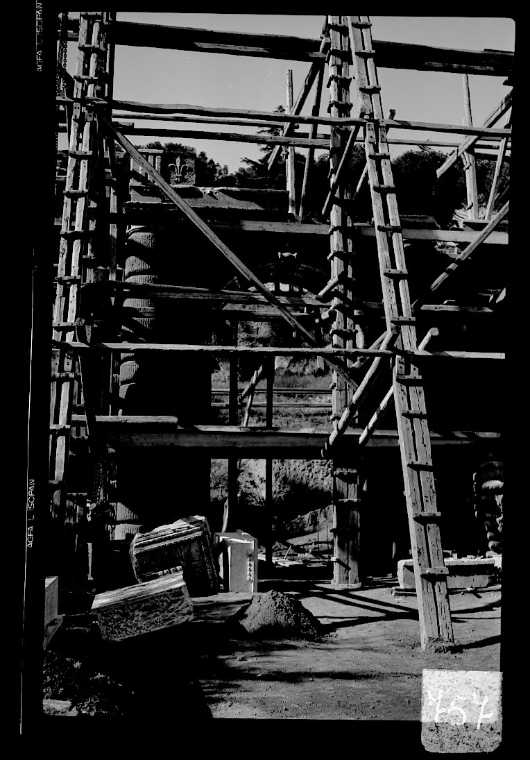 A 757  ( 6 x 9 ) lavori per la ricostruzione del portale del Vignola ( foto Davico ) senza positive.tif