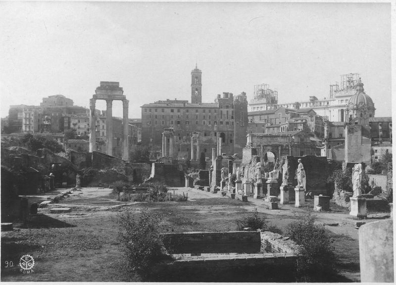 012510 - monumento - Casa delle Vestali, Atrio