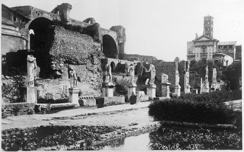 012518 - monumento - Casa delle Vestali, Atrio, veduta
