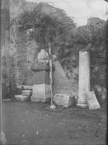 012525 - monumento - Casa delle Vestali, veduta dell'Atrio