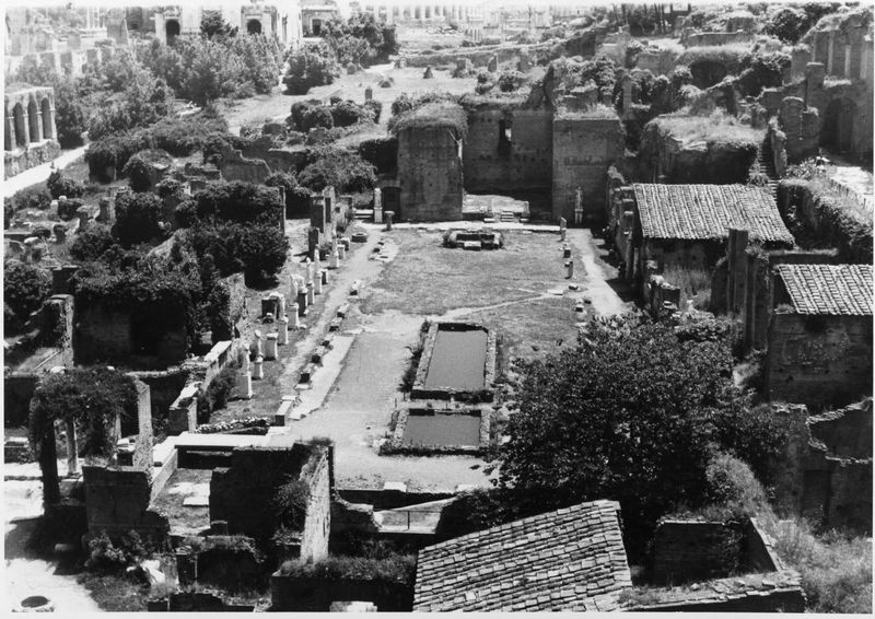 012531 - monumento - Casa delle Vestali, Atrio, veduta dall'alto del Tempio dei Castori; film 16, n. 12 (1959)