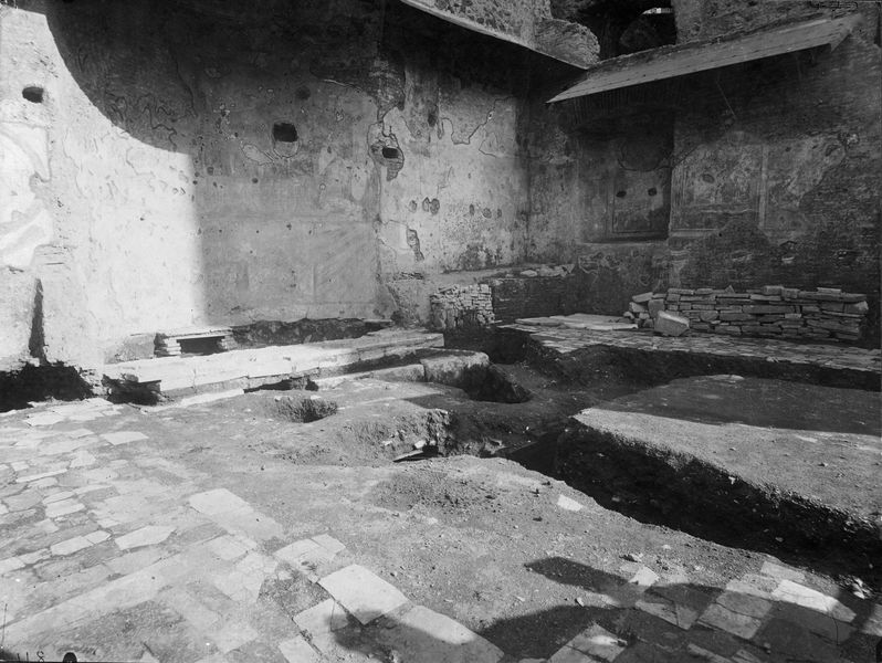 015783 - monumento - Oratorio dei Quaranta Martiri, Durante gli scavi, lato destro; Neg. Serie E, Nr. 148