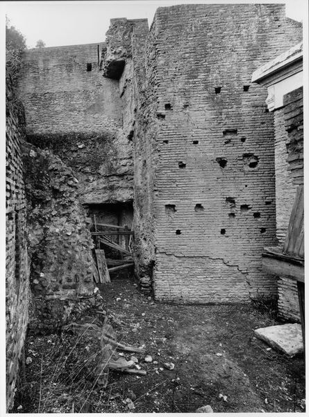 015836 - monumento - Oratorio dei Quaranta Martiri, Stato delle murature, 13/03/1993; Neg. Serie 6 x 6, Nr. 19342