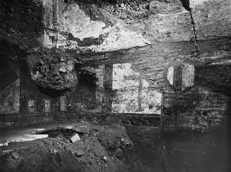 012940 - reperto - Curia, Chiesa di S. Adriano, Avanzi di affreschi; Neg. Serie 9 x 12, Nr. 278