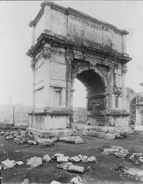 020427 - monumento - Arco di Tito, fronte orientale; neg. serie C, n. 7