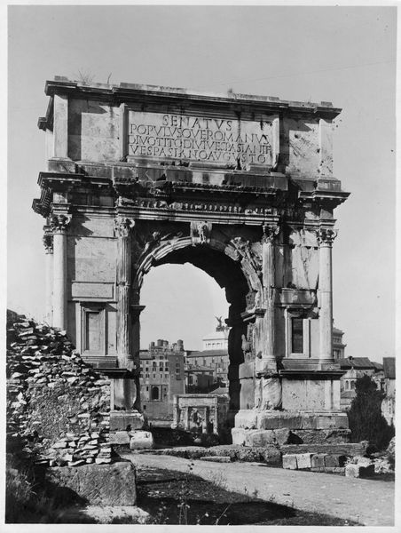 020431 - monumento - Arco di Tito, visto dalla Via Sacra; neg. serie 6x6, n. 5004