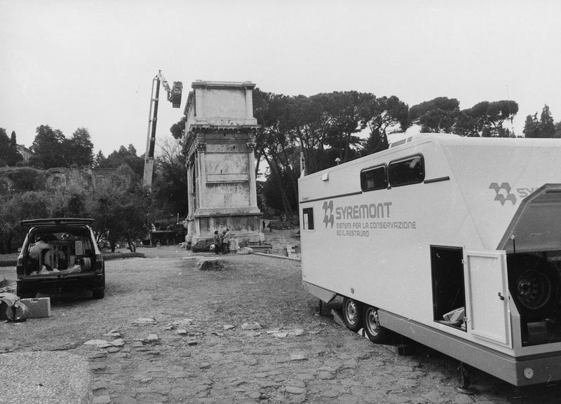 020457 - restauro - Arco di Tito, laboratorio mobile, indagini diagnostiche E.N.E.A. (02.02.93); film n. 2636