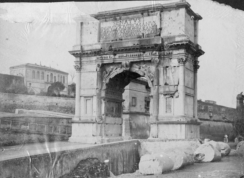 020466 - monumento - Arco di Tito, fronte orientale, alla fine del XIX secolo