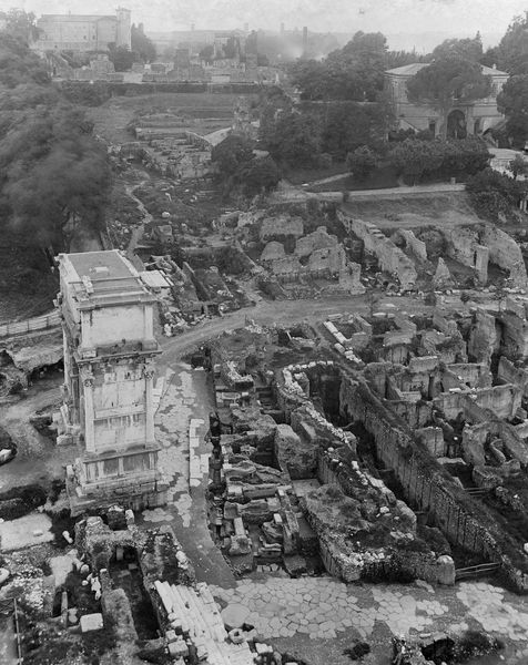 020467 - scavo archeologico - Arco di Tito, costruzioni ad ovest, zona della Velia, scavi Boni; serie neg. C, n. 267 (film 1036) (1351)