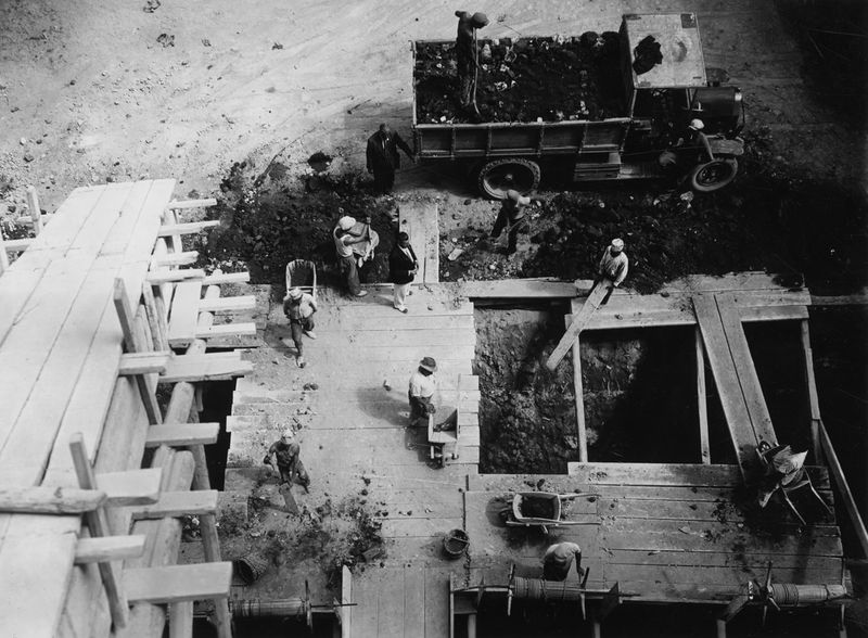 012963 - scavo archeologico - Curia, Ex chiesa di S. Adriano, area posteriore durante i lavori; Gab. Fot. Naz. Neg. Serie E, Nr. 42645
