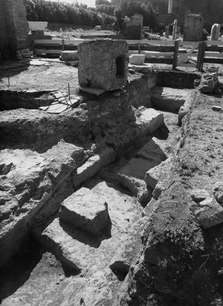 012994 - scavo archeologico - Curia, area retrostante, Scavo sperimentale, giugno 1969; Neg. Serie F, Nr. 2822, Film 1506