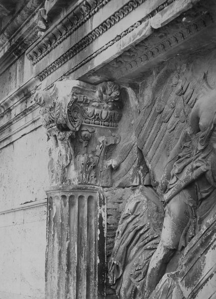 020545 - monumento - Arco di Tito, fronte orientale, particolare; neg. serie E, n. 382
