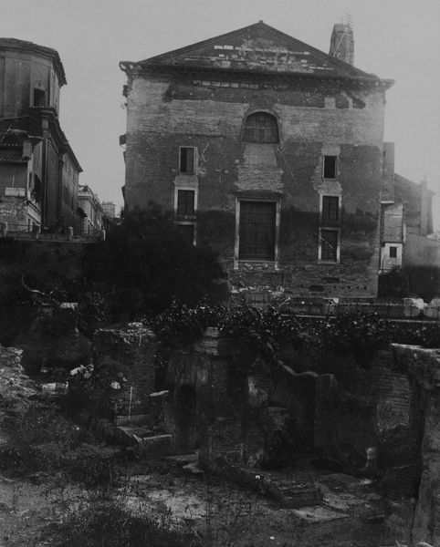 013082 - monumento - Curia, prima dei lavori; senza negativo