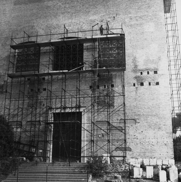 013142 - restauro - Curia, lavori di manutenzione alle vetrate; senza negativo