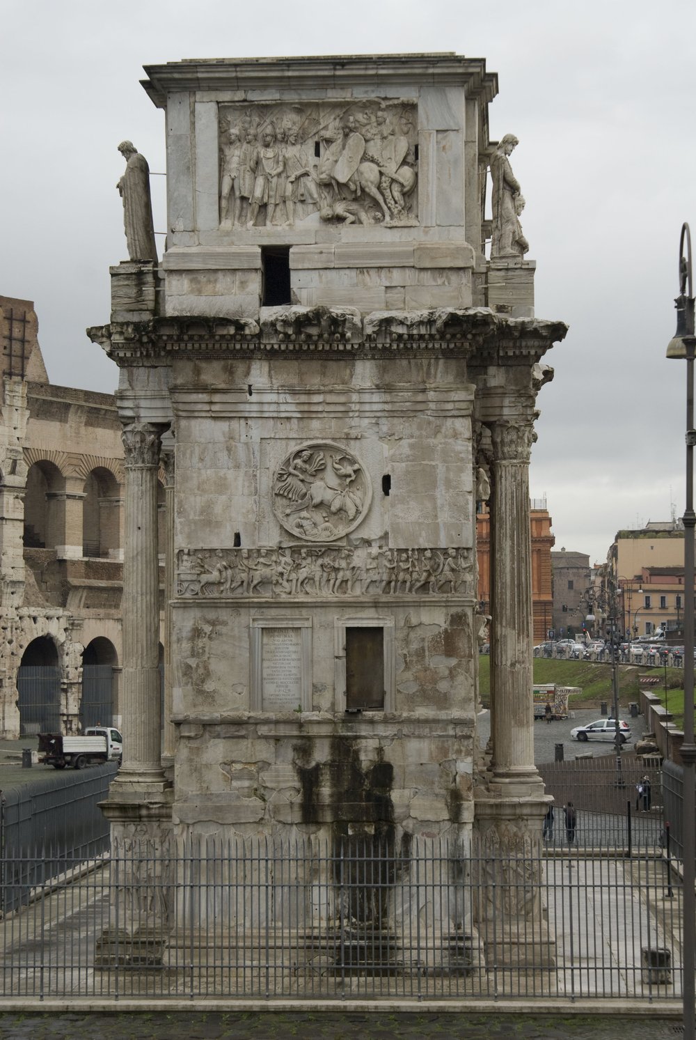 Arco di Costantino gennaio 2011.jpg